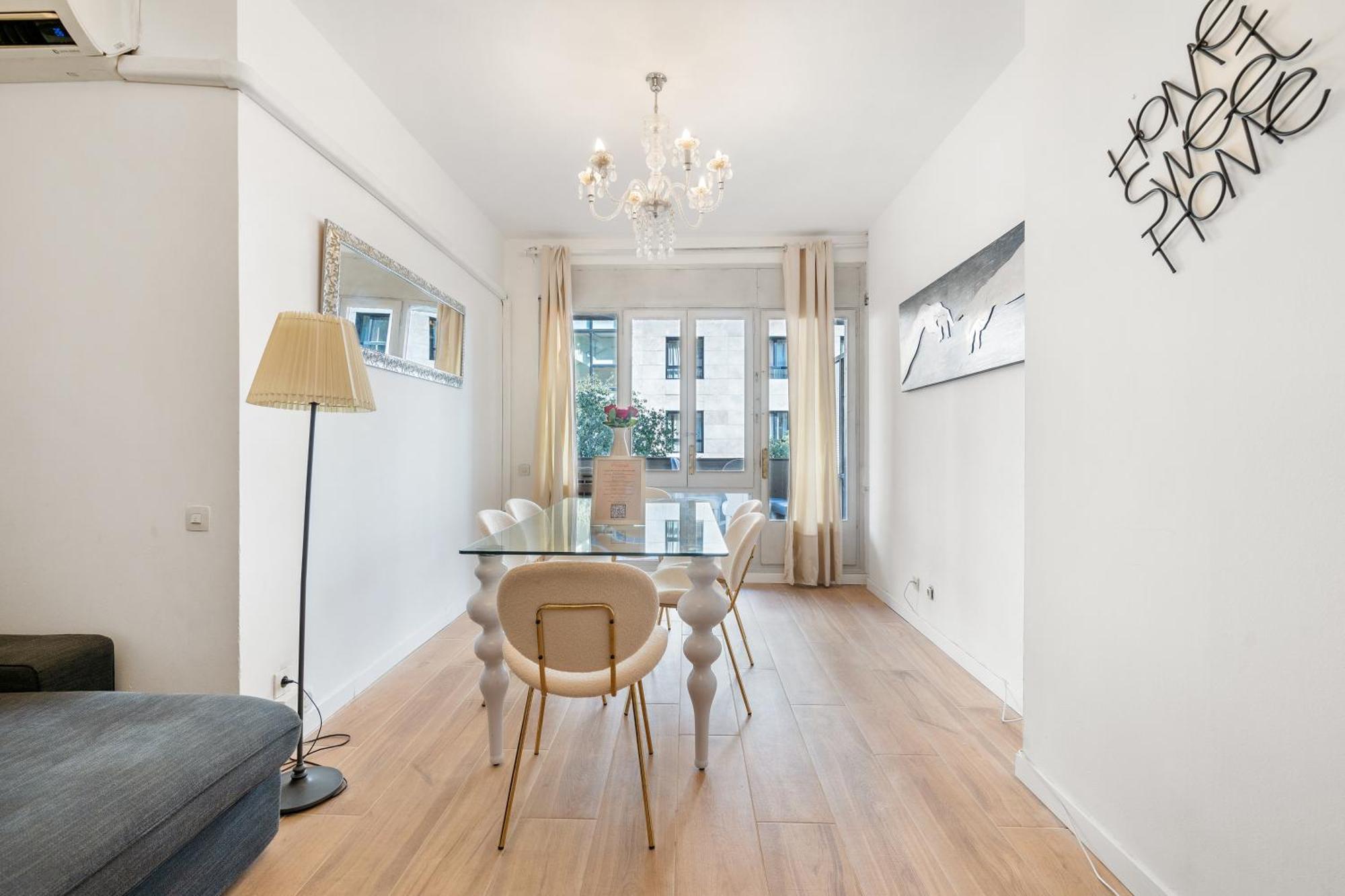 Fridays Flats Spacious 4Br Family Retreat Barcelona Bagian luar foto