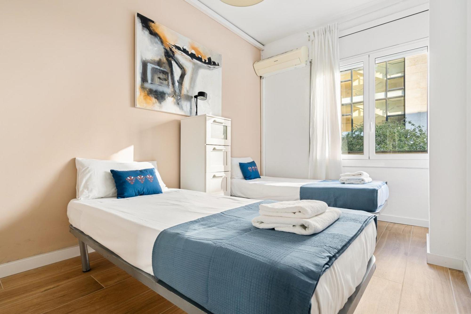 Fridays Flats Spacious 4Br Family Retreat Barcelona Bagian luar foto