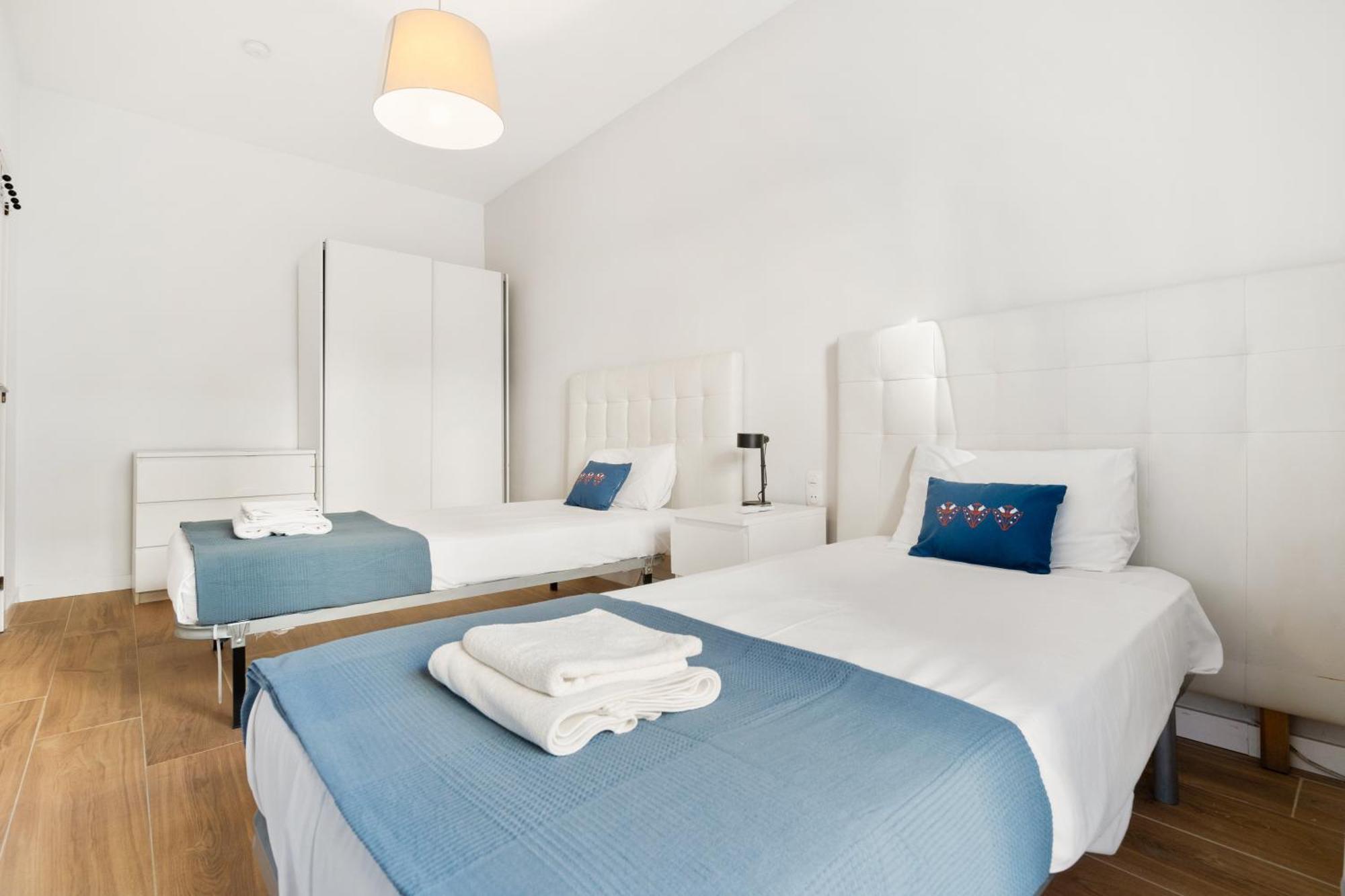 Fridays Flats Spacious 4Br Family Retreat Barcelona Bagian luar foto