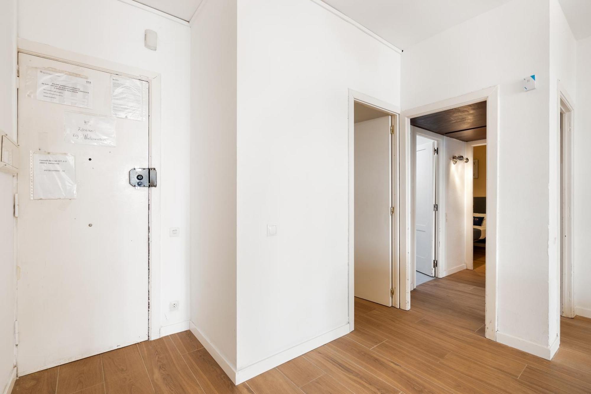 Fridays Flats Spacious 4Br Family Retreat Barcelona Bagian luar foto