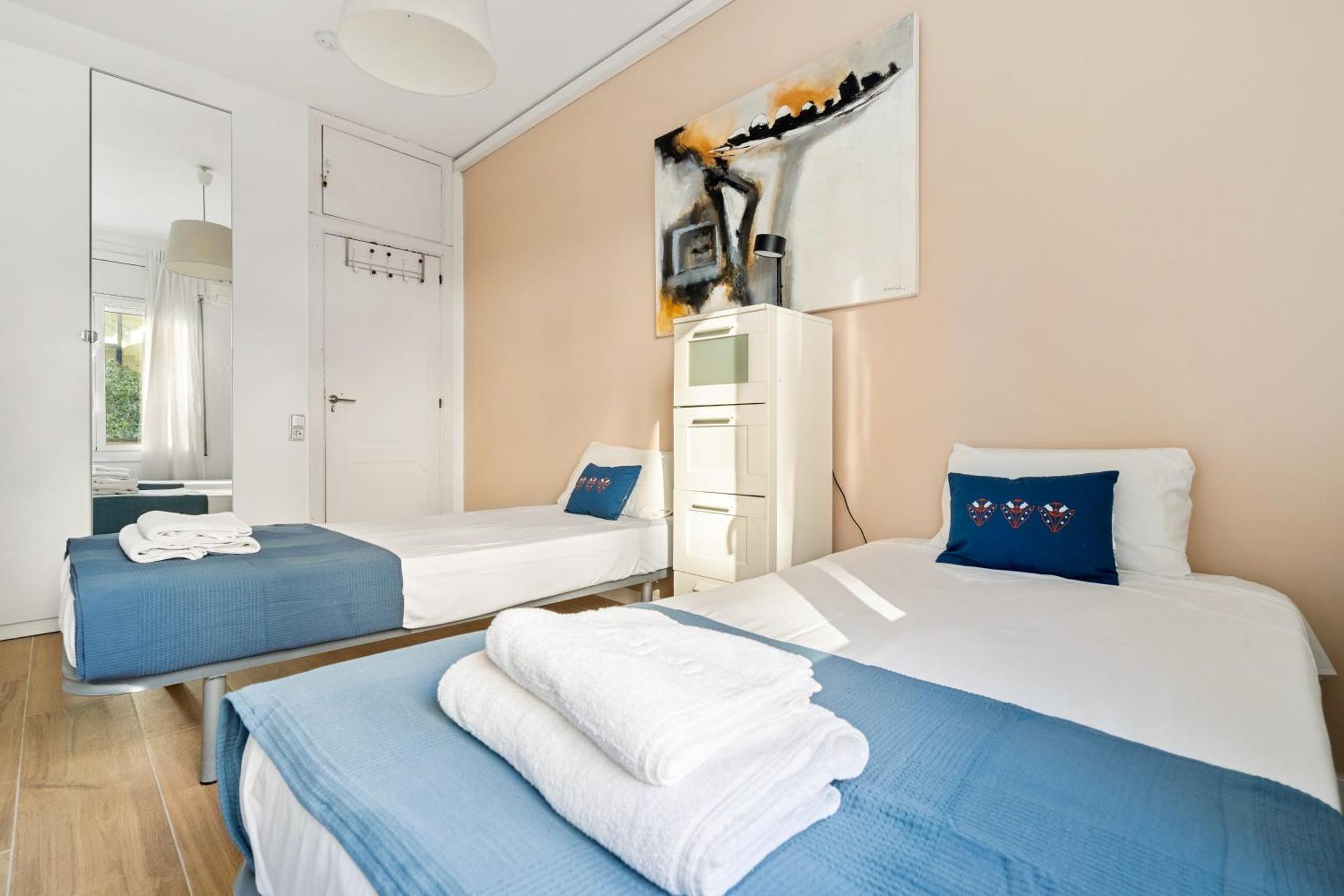 Fridays Flats Spacious 4Br Family Retreat Barcelona Bagian luar foto